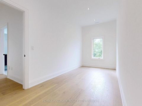 Photo 26 at 32 Cossar Drive, Aurora Highlands, Aurora