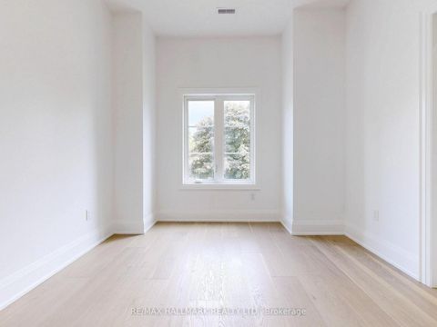 Photo 32 at 32 Cossar Drive, Aurora Highlands, Aurora