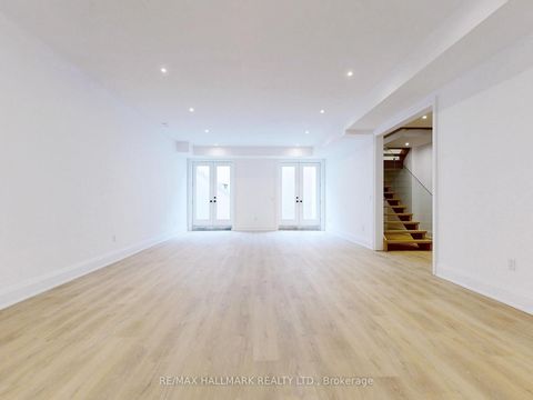 Photo 37 at 32 Cossar Drive, Aurora Highlands, Aurora