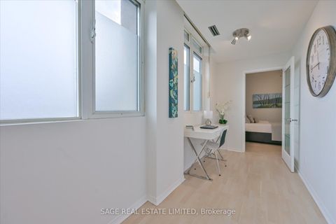 Photo 12 at 413 - 555 Yonge Street, Yonge Corridor, Toronto