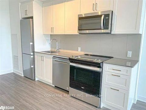 Photo 3 at 317 - 681 Yonge Street, Painswick South, Barrie Photo 3 at 317 - 681 Yonge Street, Painswick South, Barrie