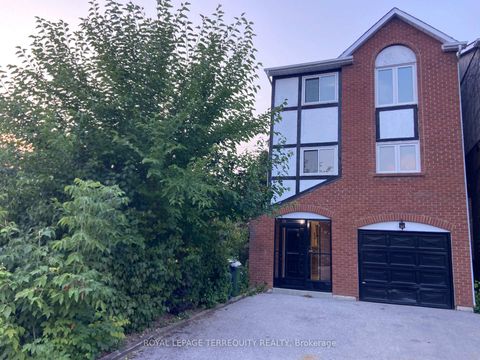 Photo 1 at 28 Festival Drive, Branson, Toronto