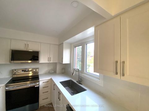 Photo 9 at 28 Festival Drive, Branson, Toronto