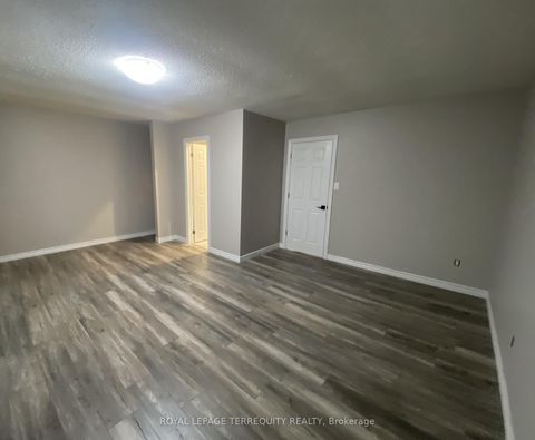 Photo 12 at 28 Festival Drive, Branson, Toronto