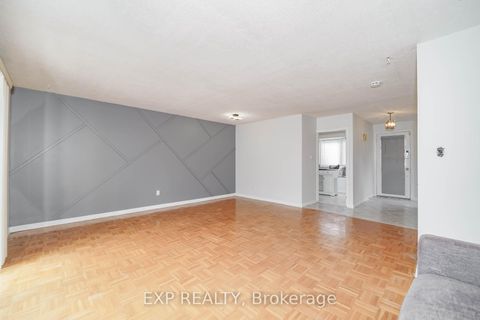 Photo 7 at 55 Hollyberry Trail, Hillcrest Village, Toronto