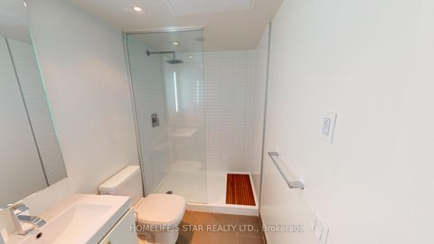 Photo 8 at 925 - 629 KING Street W, Waterfront Communities C1, Toronto