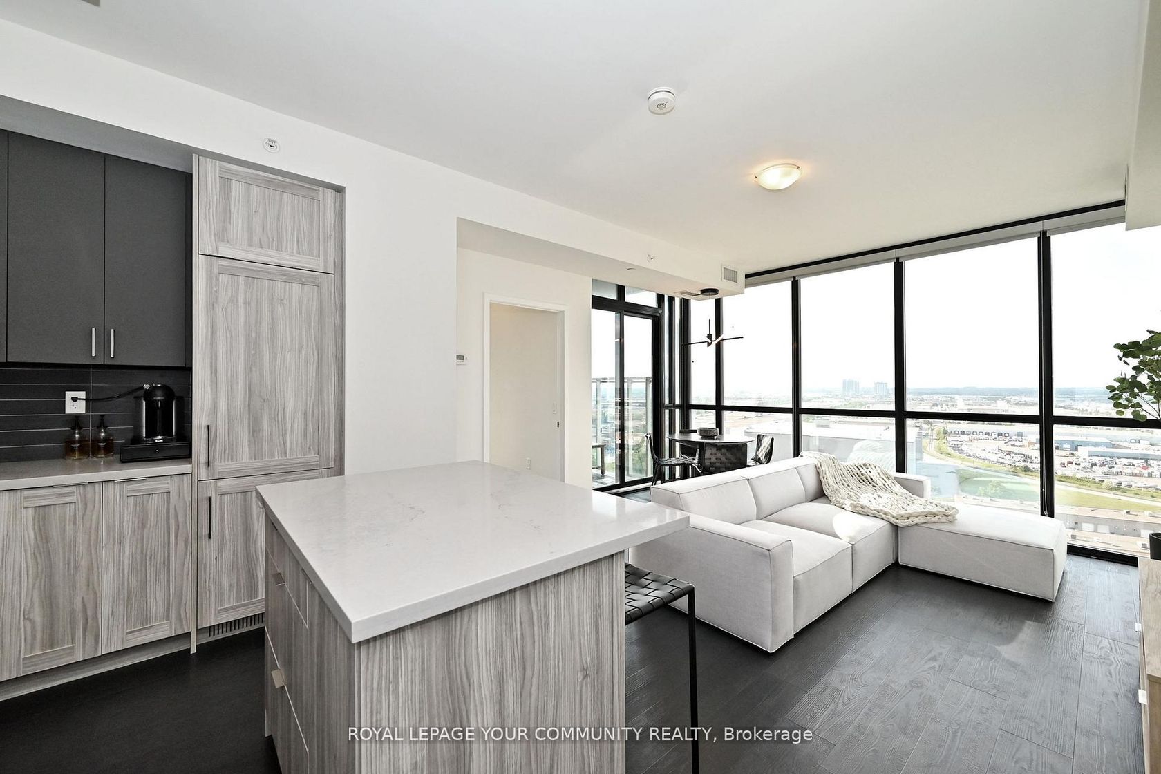 1607 - 2908 Highway 7, Concord, Vaughan 