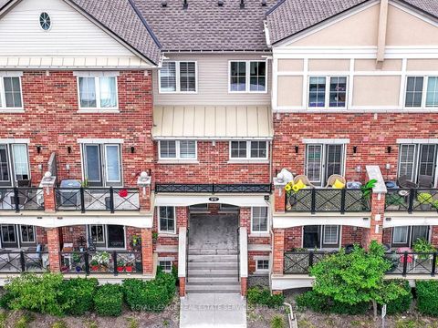 Photo 2 at Unit 12 - 19 Hays Boulevard, RO River Oaks, Oakville