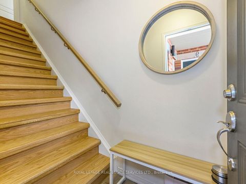 Photo 4 at Unit 12 - 19 Hays Boulevard, RO River Oaks, Oakville