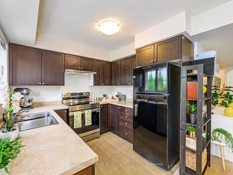 Photo 13 at Unit 12 - 19 Hays Boulevard, RO River Oaks, Oakville