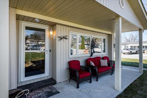 Photo 2 at 23 Mimosa Crescent, Rural Innisfil, Innisfil