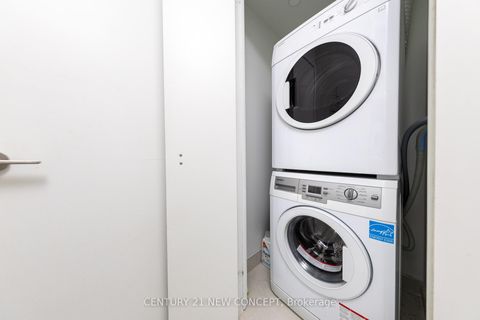 Photo 13 at 2612 - 290 Adelaide Street W, Waterfront Communities C1, Toronto