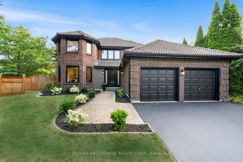 Photo 3 at 360 Claremont Crescent, FD Ford, Oakville