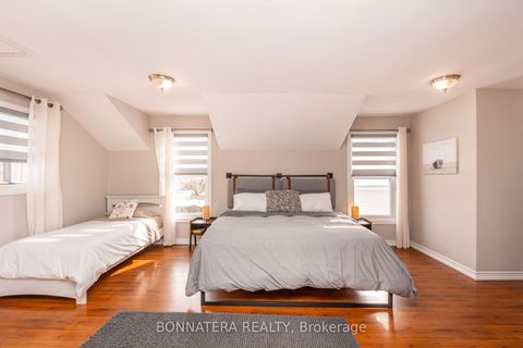 Photo 7 at 687 INNISFIL BEACH Road, Alcona, Innisfil Photo 7 at 687 INNISFIL BEACH Road, Alcona, Innisfil