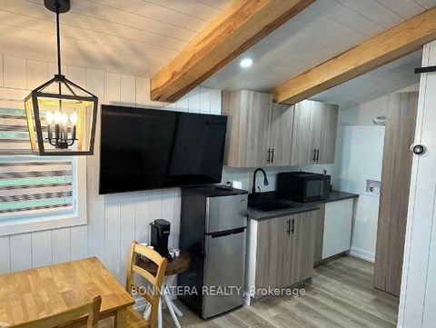 Photo 15 at 687 INNISFIL BEACH Road, Alcona, Innisfil