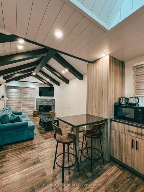 Photo 18 at 687 INNISFIL BEACH Road, Alcona, Innisfil