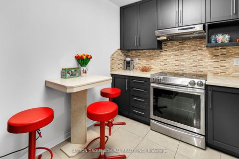 Photo 4 at 317 - 11 Townsgate Drive, Yorkhill, Vaughan