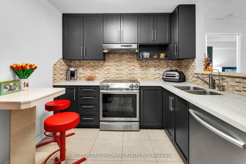 Photo 5 at 317 - 11 Townsgate Drive, Yorkhill, Vaughan