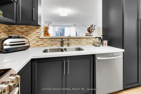 Photo 7 at 317 - 11 Townsgate Drive, Yorkhill, Vaughan