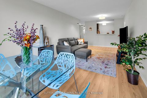 Photo 9 at 317 - 11 Townsgate Drive, Yorkhill, Vaughan