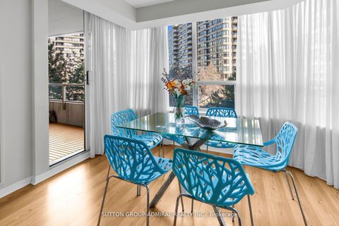 Photo 10 at 317 - 11 Townsgate Drive, Yorkhill, Vaughan