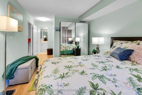 Photo 13 at 317 - 11 Townsgate Drive, Yorkhill, Vaughan