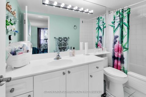 Photo 14 at 317 - 11 Townsgate Drive, Yorkhill, Vaughan