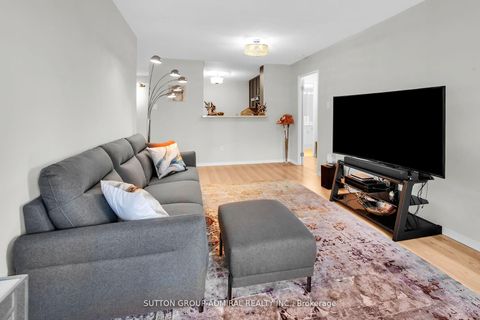 Photo 17 at 317 - 11 Townsgate Drive, Yorkhill, Vaughan
