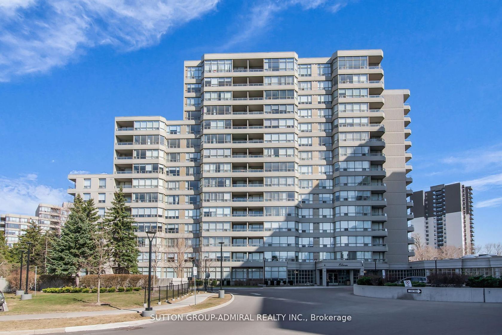 317 - 11 Townsgate Drive, Yorkhill, Vaughan 