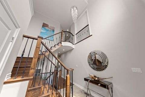 Photo 4 at 14 Beaconsfield Drive, Kleinburg, Vaughan