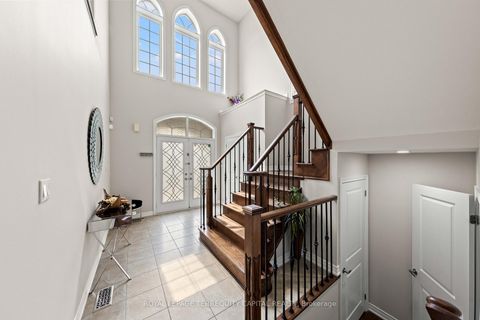 Photo 5 at 14 Beaconsfield Drive, Kleinburg, Vaughan
