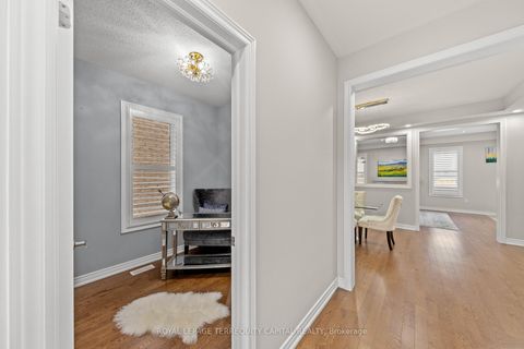 Photo 7 at 14 Beaconsfield Drive, Kleinburg, Vaughan