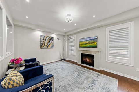 Photo 12 at 14 Beaconsfield Drive, Kleinburg, Vaughan