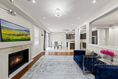 Photo 15 at 14 Beaconsfield Drive, Kleinburg, Vaughan