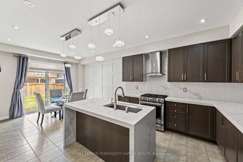 Photo 18 at 14 Beaconsfield Drive, Kleinburg, Vaughan