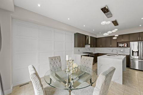 Photo 21 at 14 Beaconsfield Drive, Kleinburg, Vaughan