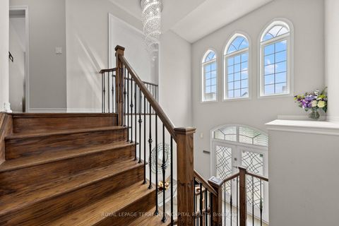 Photo 23 at 14 Beaconsfield Drive, Kleinburg, Vaughan