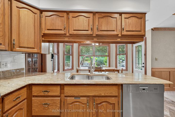 Photo 20 at 64 Summerdale Place, Ancaster, Hamilton