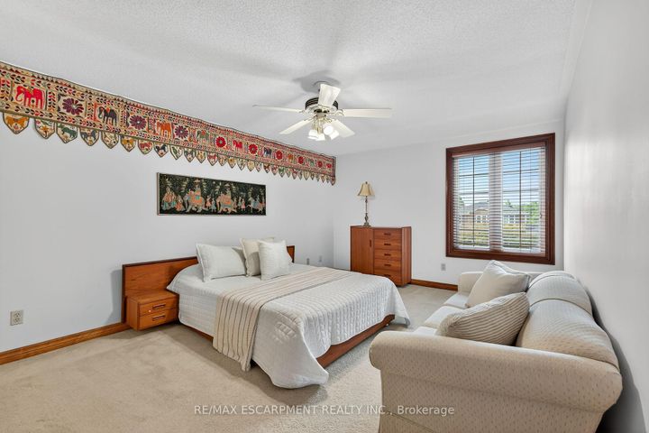 Photo 33 at 64 Summerdale Place, Ancaster, Hamilton