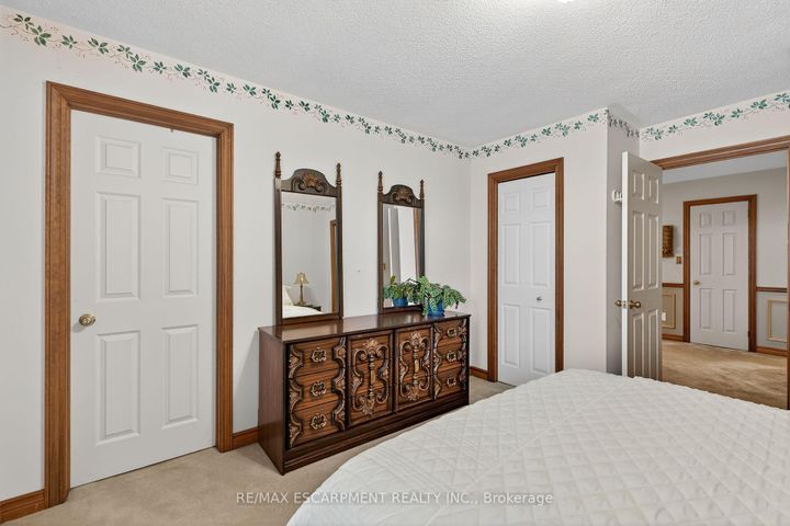 Photo 37 at 64 Summerdale Place, Ancaster, Hamilton