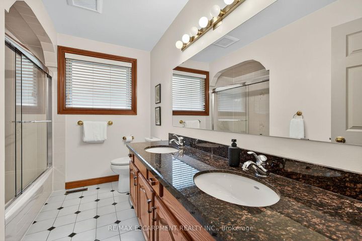 Photo 42 at 64 Summerdale Place, Ancaster, Hamilton