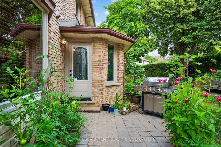 Photo 44 at 64 Summerdale Place, Ancaster, Hamilton