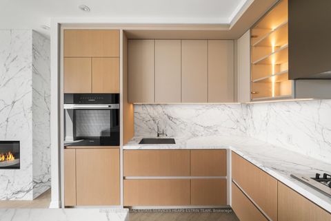 Photo 9 at Suite 411 - 2 Forest Hill Road, Casa Loma, Toronto