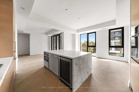 Photo 10 at Suite 411 - 2 Forest Hill Road, Casa Loma, Toronto