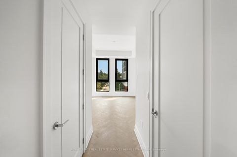 Photo 21 at Suite 411 - 2 Forest Hill Road, Casa Loma, Toronto