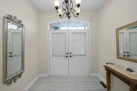 Photo 3 at 100 Lio Avenue, Sonoma Heights, Vaughan