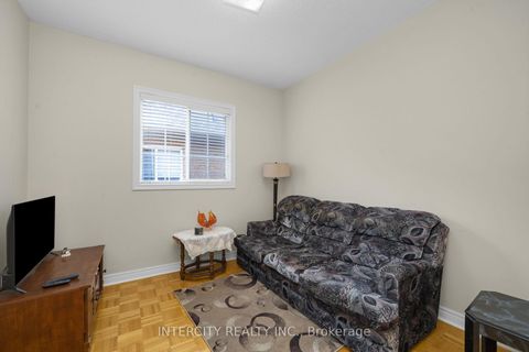 Photo 16 at 100 Lio Avenue, Sonoma Heights, Vaughan
