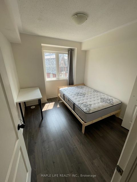 Photo 14 at 8 - 12 EATON PARK Lane E, L'Amoreaux, Toronto