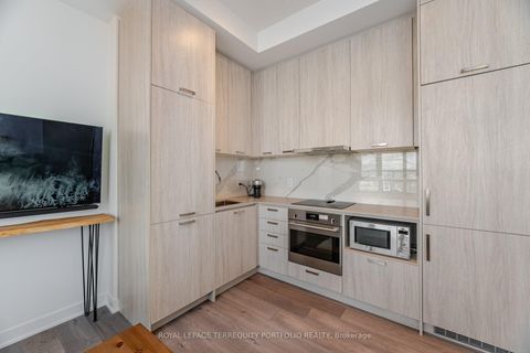 Photo 11 at 1201 - 10 Honeycrisp Crescent, Vaughan Corporate Centre, Vaughan