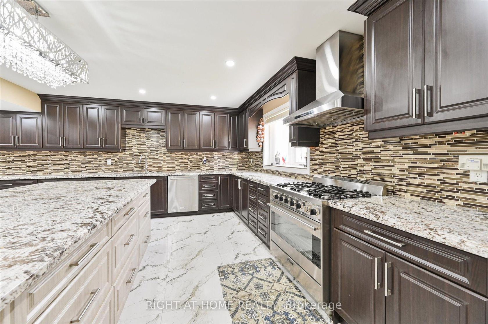 2555 Cynara Road, Cooksville, Mississauga by Loree Meneguzzi Real Estate 2555 Cynara Road, Cooksville, Mississauga